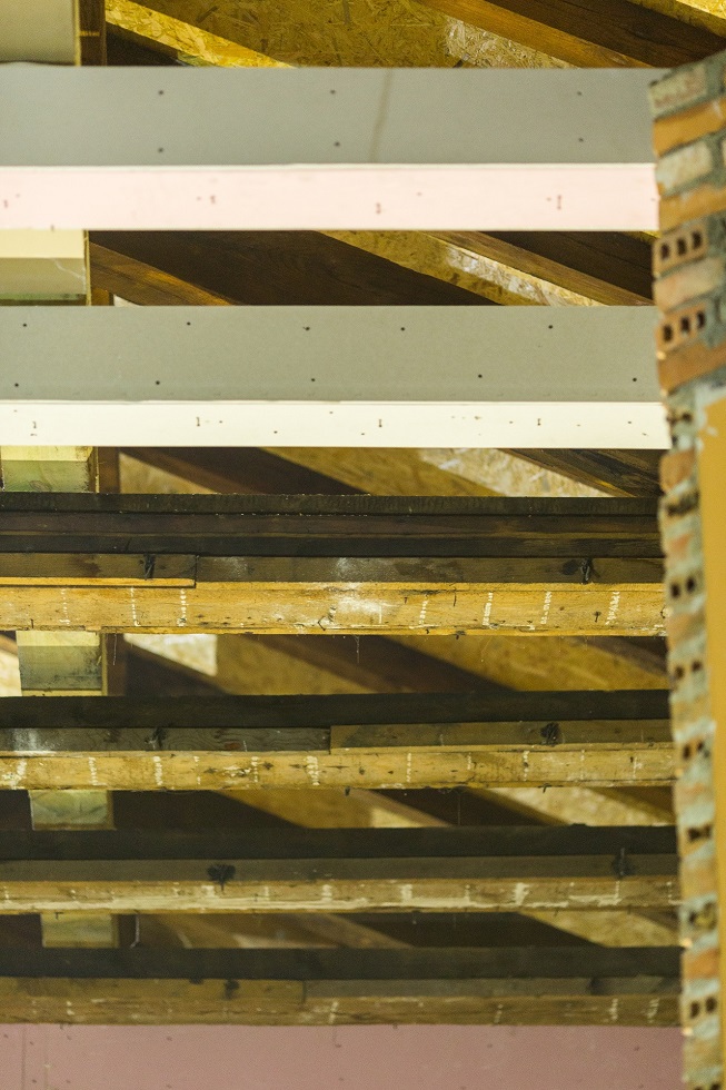 Zabezpieczenie legarów podłogowych p-poż płytami ognioodpornymi