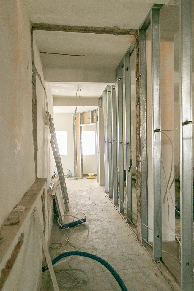 I-sze piętro - cz. nad salą widowni - Zabudowa lekka oddzielająca projektorownię od wentylatorowi