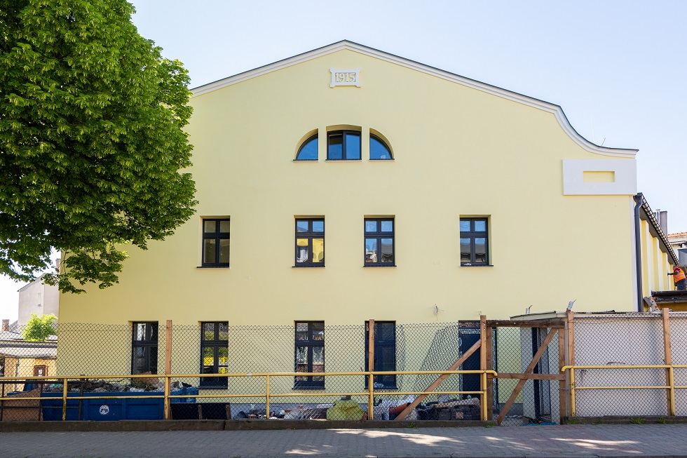 Elewacja frontowa budynku administracyjno-socjalnego od ul. M.Buczka