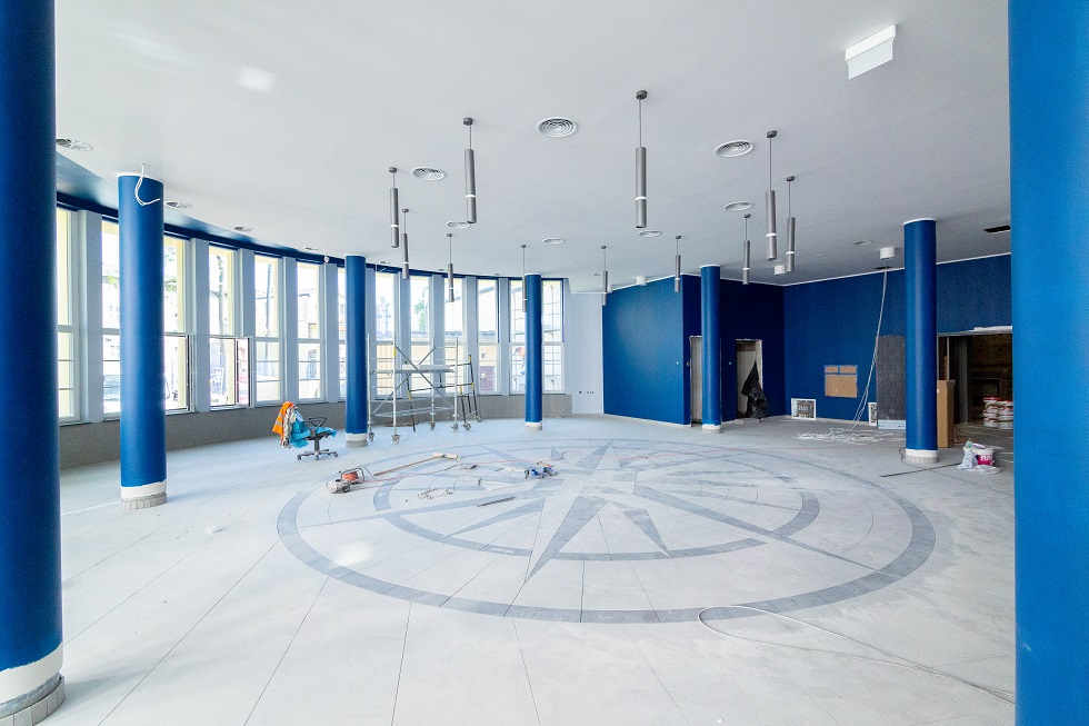 Szczegół aranżacji posadzki budynku ronda - 'Róża wiatrów'